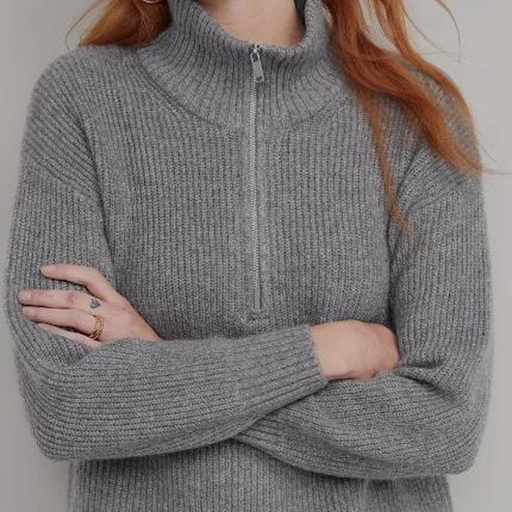 Old Navy Women’s Quarter Zip Sweater. NWT! Size XL